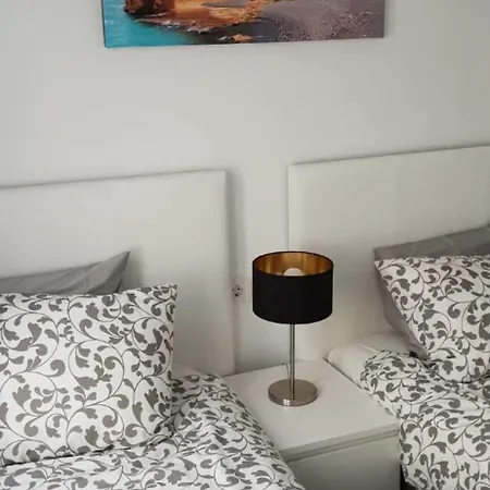 Semesterbostad Luxury Sea Front *