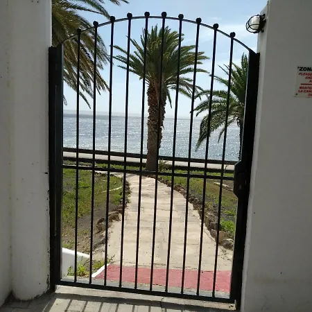 Luxury Sea Front בית נופש קוסטה טגוויסה